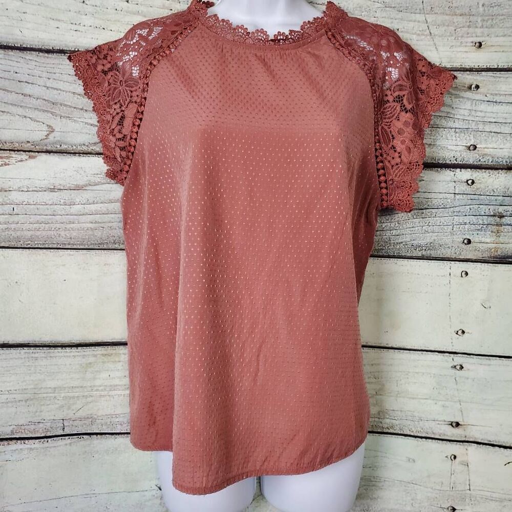 Blu Pepper Women’s Lace Sleeve Dot Textured Top Size L Mauve